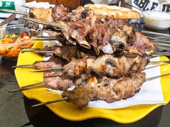 -烤肉小伙烤肉店