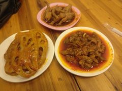 -爆炸头阿姨小四川正宗川味小吃(无任何分店)