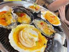 -围炉肉舍•炭烤活鳗•丹东海鲜烤肉(步行街店)