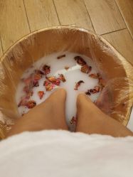 -香港倾城国际·美容美体中心