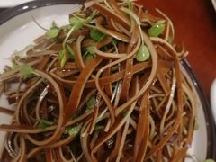 香椿苗拌黑豆皮-北平小馆·烤鸭·家常菜(磨房北里店)