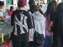 -三亚火车头万人海鲜广场