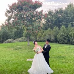 -喜爱高定婚纱摄影