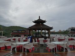 -亚龙湾亚泰商业街