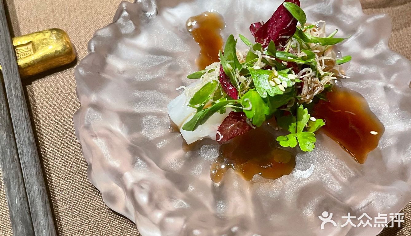 拾久越开越多了。在新京熹楼新京熹品鉴中心包间环境和服务还可以