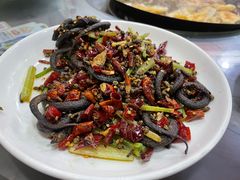 -丹水桥地锅鱼·翘嘴鲌·地方特色全鱼宴(丹江口大坝店)