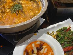 -魏铭鱼头捞饭(晋阳路店)