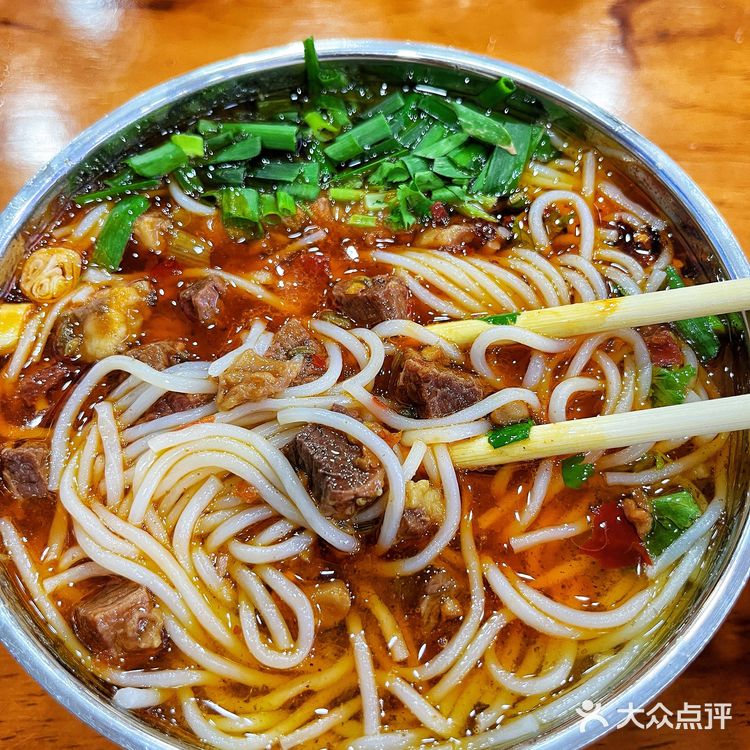 端午·丽江行｜凯帝林·土鸡米线｜这汤·够浓🍜