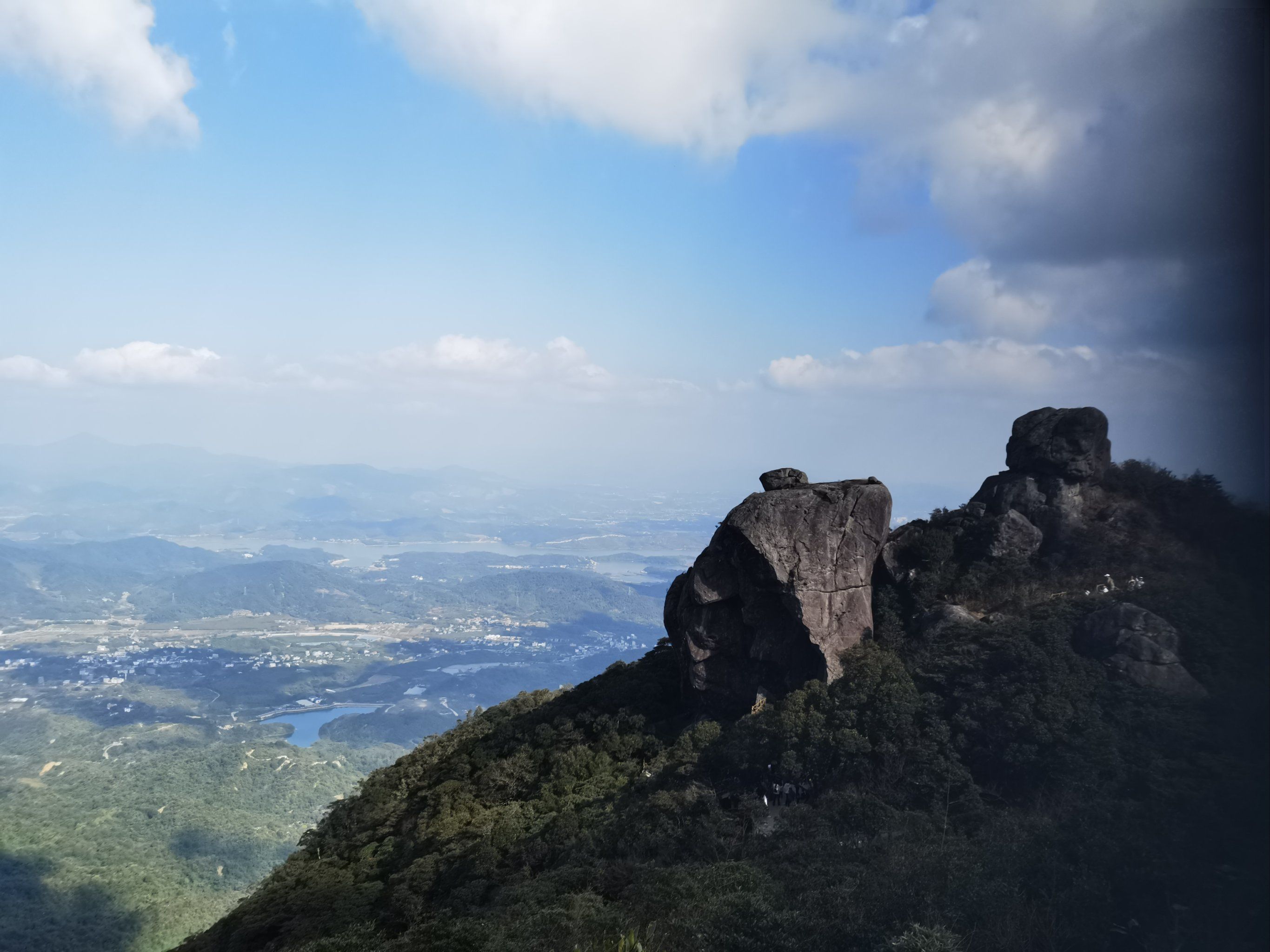 天天领红包 
#0元玩转这座城 
#好山好水好风景 
#山顶的风景