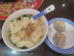 -笑来喜馄饨小笼工坊(通扬路店)