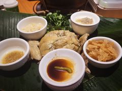 竹筛捞起灵芝鸡-园林美食城·本土农家菜(杨和镇店)