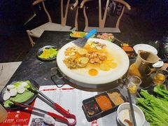-冰冰龙虾·江湖菜·花园江景餐厅