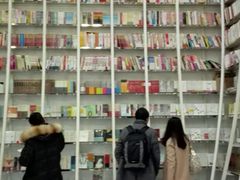 -钟书阁(松江泰晤士小镇店)