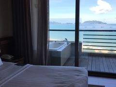 -三亚湾海居铂尔曼度假酒店