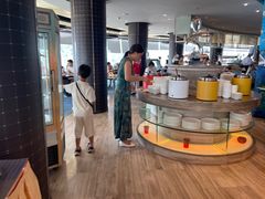 -宝利来国际大酒店-凤凰阁旋转餐厅