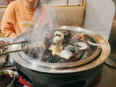 -围炉肉舍•炭烤活鳗•丹东海鲜烤肉(步行街店)