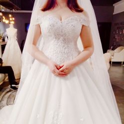 -艾米丽婚纱礼服