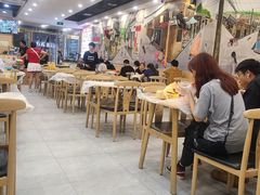 大堂-江城燕子大排档(江汉路步行街店)