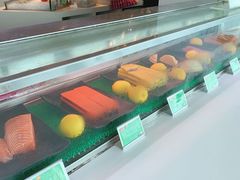 -亚洲国际大酒店·云顶阁旋转自助餐厅
