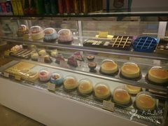 面包甜点陈列柜-欧贝拉蛋糕店(东门路店)