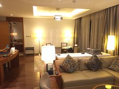 -上海浦东康桥绿地假日酒店