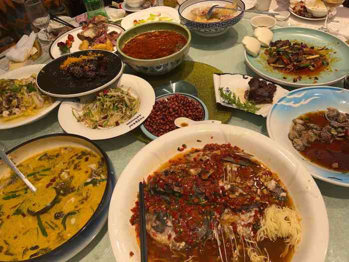 华埠酒楼"来这里吃饭!本来是高兴的事…结果端上来.