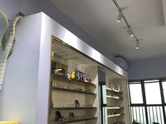 -视野联行眼镜•蔡司•依视路(温江店)