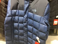 -东荟城名店仓