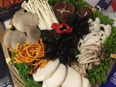 -尚尚仙·酸汤猪手·猪肚鸡火锅(华联万柳购物中心店)