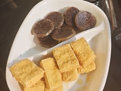 米肠豆腐拼盘-88号小吃店·经典云南菜·地道纳西美食