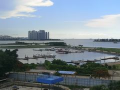 -皇马海口湾海景酒店(万绿园秀英港店)