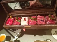 -左庭右院鲜牛肉火锅黑金店(陆家嘴中心店)