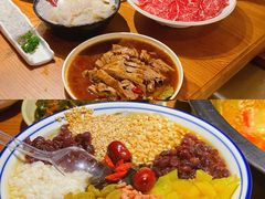 -佬土鹅肠火锅(中建大观店)