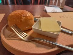 法国总统菠萝油-来龙里 精致 东南亚餐室(万象城店)