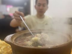 炭炉果鸡煲-威邵鸡煲(西华路总店)