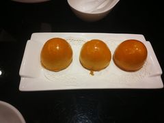 蛋黄酥-高第街56号港式餐厅·精选(世茂广场宽厚里大明湖店)