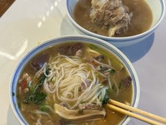 -邱芳粉店(迎宾大道旗舰店)