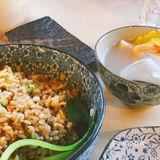 笋，腊肉，汤汁味道也不错。餐厅服务员还会及时来提示关火