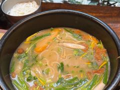 -银米·云南传统过桥米线(双廊黑金冠店)