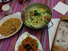 -香巴拉云南餐厅(华莱坞店)