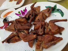 紅燒乳鴿-轩记海鲜餐厅·四十五年老字号·经典粤菜(西区彩虹店)