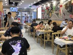 大堂-江城燕子大排档(江汉路步行街店)