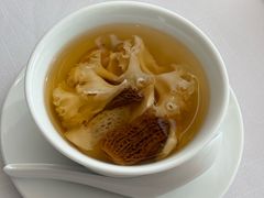 泉水炖牛肝菌松茸汤-悦轩中餐厅·高空江景·杭州柏悦酒店