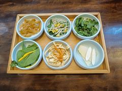 -银米·云南传统过桥米线(双廊黑金冠店)