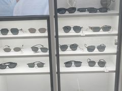 -光明眼镜·蔡司授权(徐泾店)