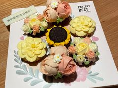 挚爱时刻花束纸杯蛋糕-派悦坊·甜品·蛋糕(日坛店)