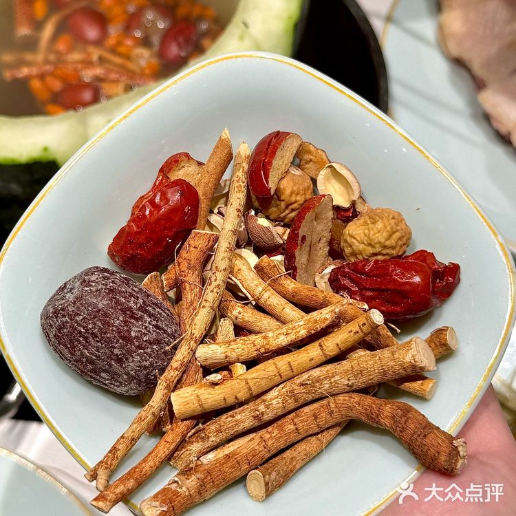 会反复跑去广州吃的鲜甜冬瓜盅！！🥒