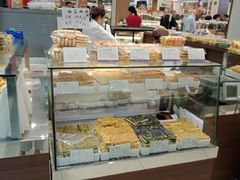 面包甜点陈列柜-上海市长春食品商店(淮海中路店)