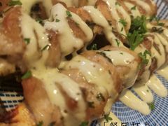 炭烤鸡肉串配酸奶黄瓜酱-帕歌西班牙餐厅paco tapas