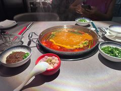 -伴山牛贵州黄牛肉火锅·苗疆非遗艺术餐厅(上海首店)